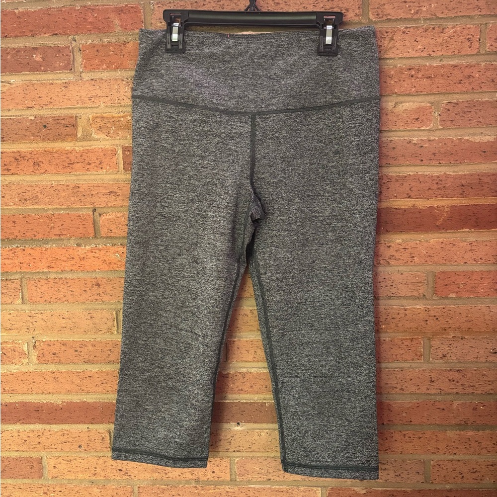 VSX Victoria’s Secret Sport Knockout Crop Legging Size Small Gray S
